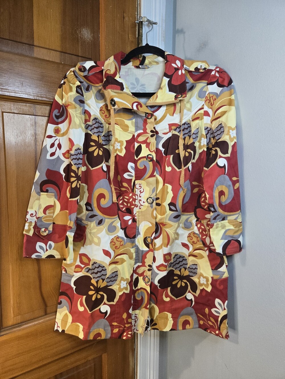 Ambition Women's Beautiful Floral Light Jacket